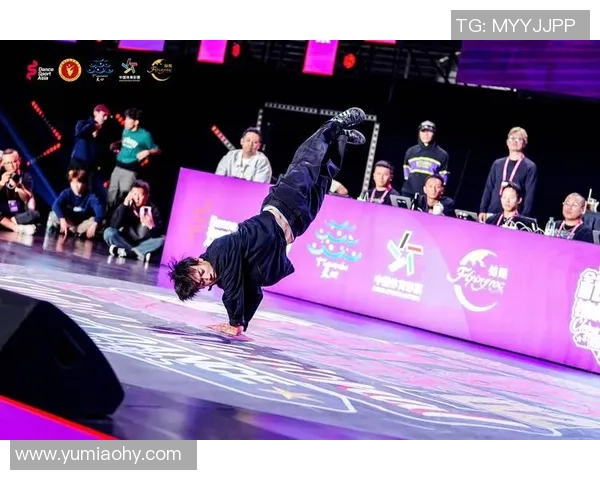 南京街舞队的奋斗与蜕变:世界街舞大赛背后的成长故事 南京街舞队的奋斗与蜕变:世界街舞大赛背后的成长故事